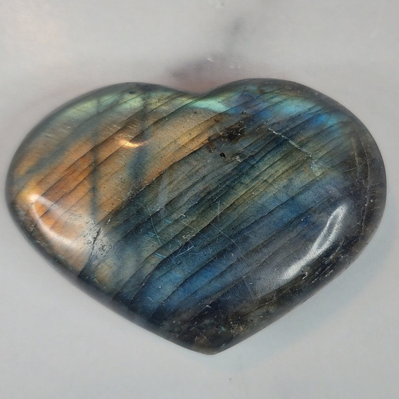 Labradorite Heart Carving | Protection • Intuition • Inner Magic - Picture 1 of 9